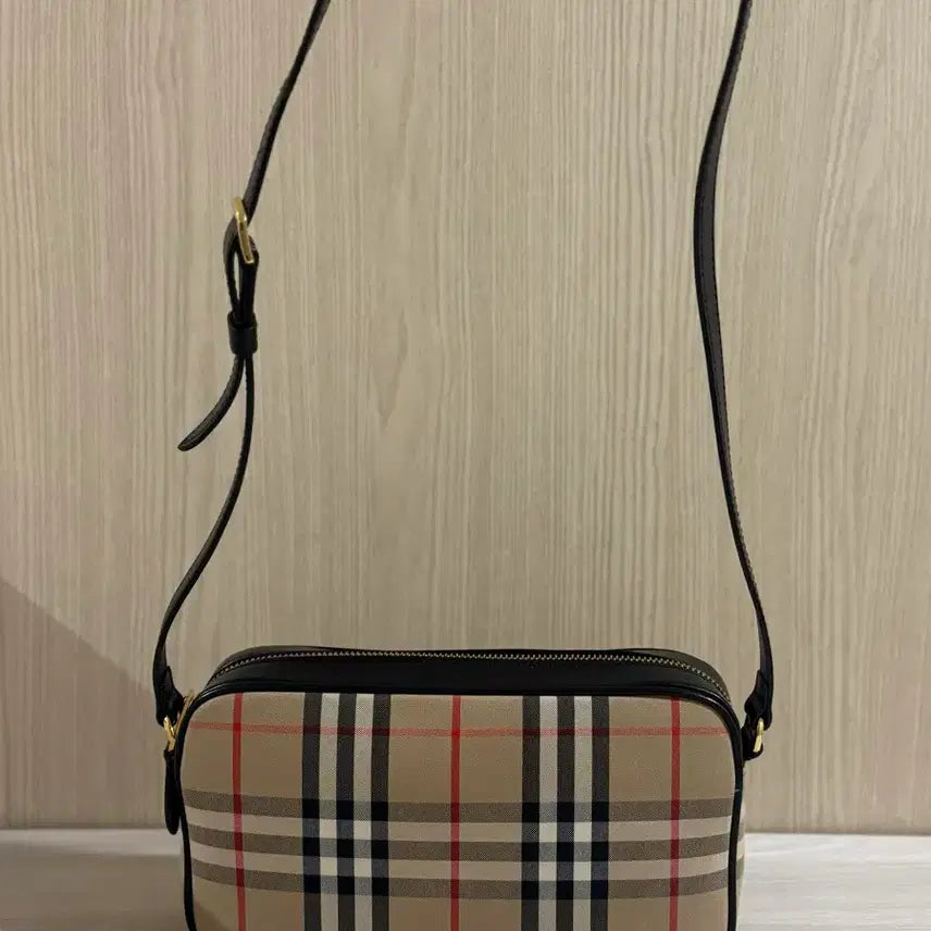 [BUNJANG] Burberry Check Canvas Camera Bag Crossbody Bag / [정품] 버버리 가방 체크 카메라백 크로스백