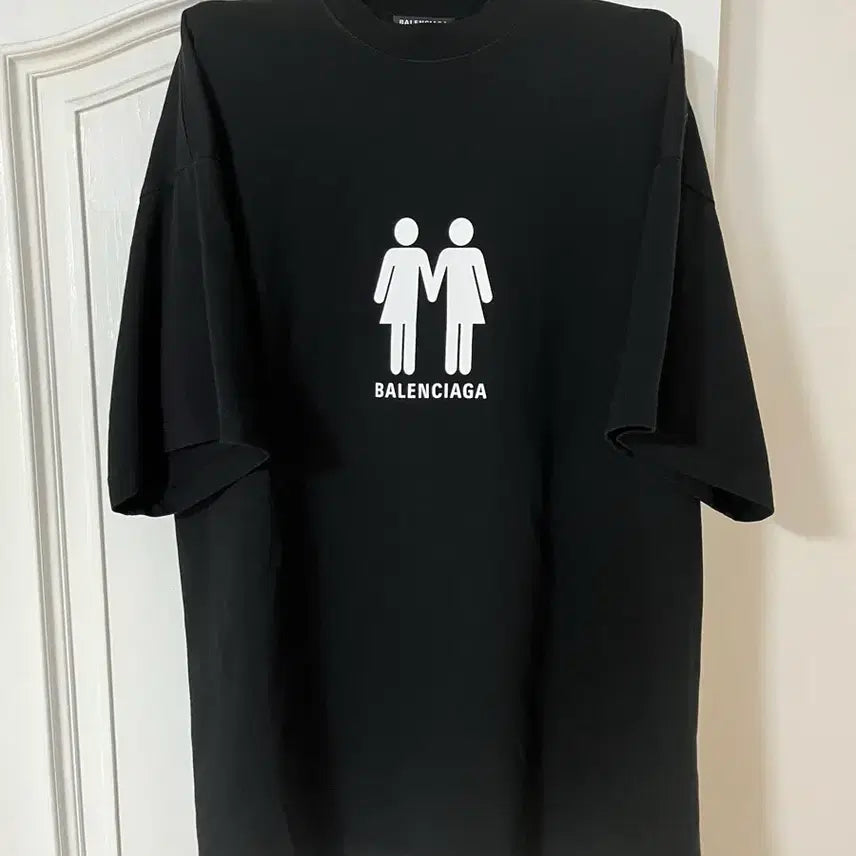 [BUNJANG] Balenciaga Pride 2022 Collection Black Oversized T-Shirt / 발렌시아가 프라이드 2022 컬렉션의 블랙 오버사이즈 티셔츠