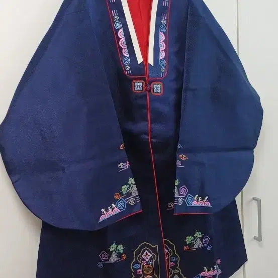 [BUNJANG] Traditional Navy Bandurugi with Embroidery / 전통 자수 남색 반두루마기