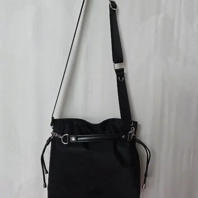 [BUNJANG] Oryani Mina Nylon Shoulder Crossbody Bag / 오야니미나숄더크로스백
