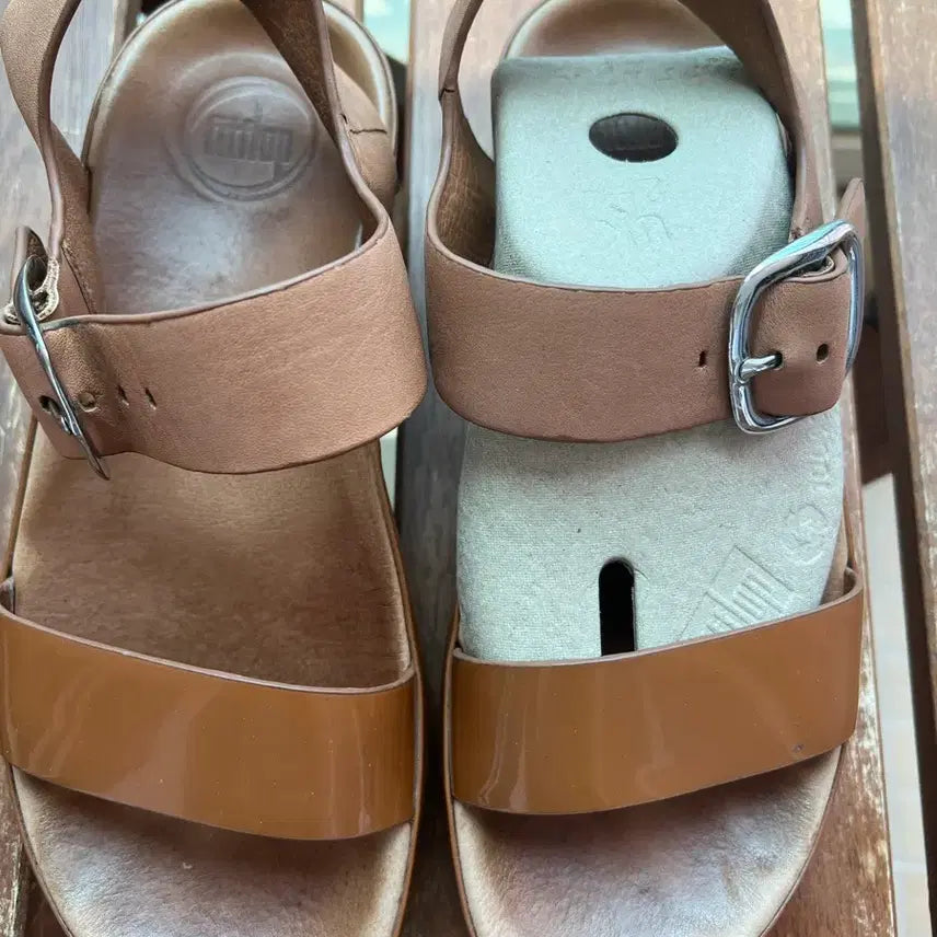 [BUNJANG] Fitflop Brown Sandals / 핏플랍 브라운 샌들