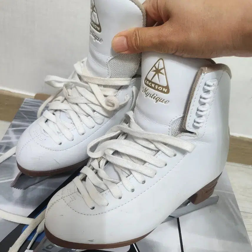 [BUNJANG] Jackson Mystique Figure Skates Size 4 / 잭슨 미스티크 피겨 스케이트 4