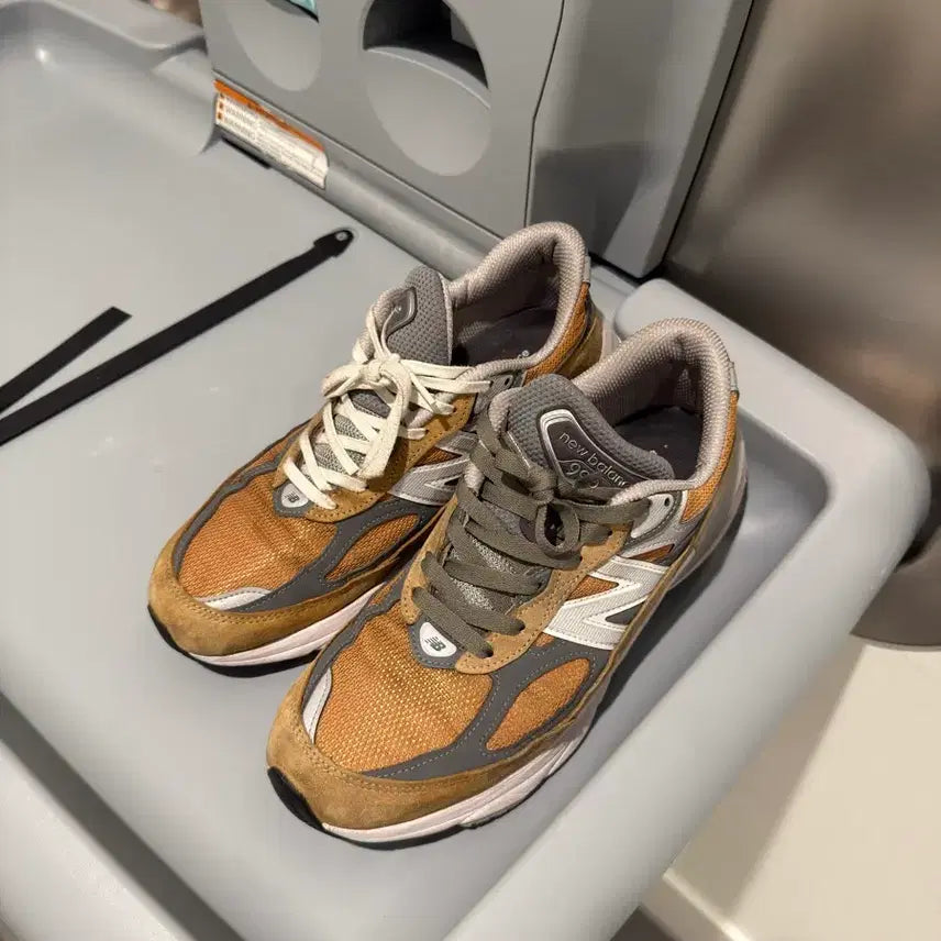 [BUNJANG] New Balance 990V6 Workwear Sneakers / 뉴발란스 990V6 워크웨어 280