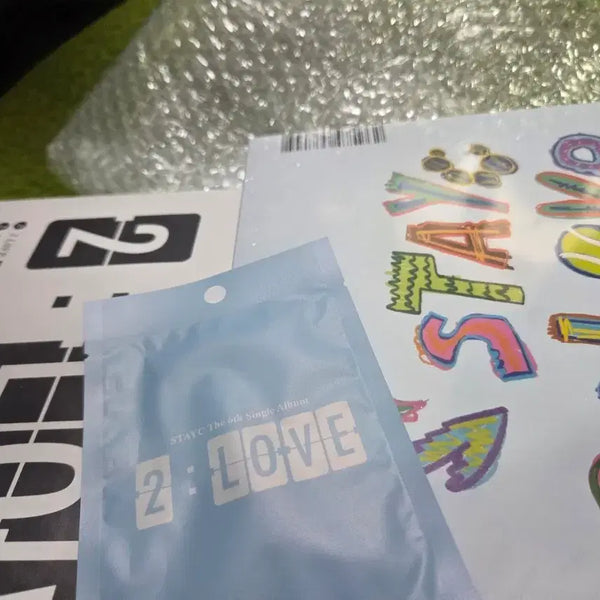 [BUNJANG] STAYC 6th Single Album [2:LOVE] (Set of 3 Ver.) / 스테이씨 앨범 3종세트 STAYC The 6th Single Album