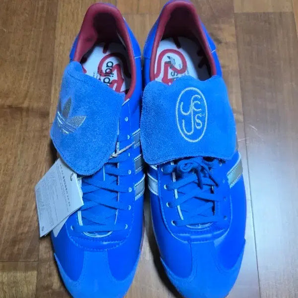 [BUNJANG] Yeseyesee x Adidas Collaboration Sneakers / 예스아이씨 아디다스 콜라보