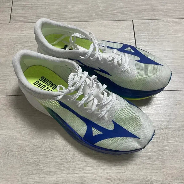 [BUNJANG] Mizuno Hyperwhip Elite Carbon Running Shoes 250 / 미즈노 하이퍼워프 엘리트 카본 러닝화 250