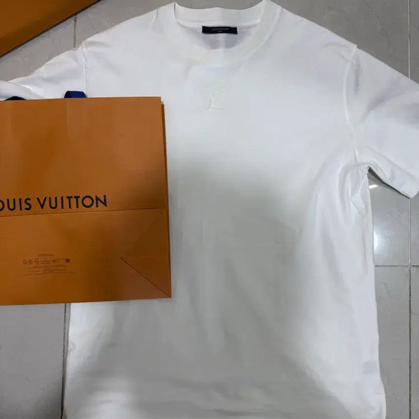 [BUNJANG] Louis Vuitton Embossed Short Sleeve T-Shirt L White / [당일출고,L사이즈] 루이비통 엠보스드 반팔