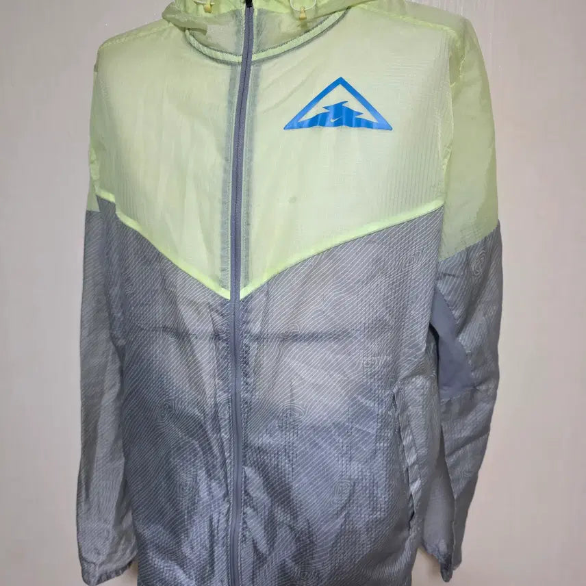 [BUNJANG] Nike Windrunner Trail Hoodie Jacket Size 100 / 나이키 윈드러너 후디 트레일 재킷 사이즈 (100)