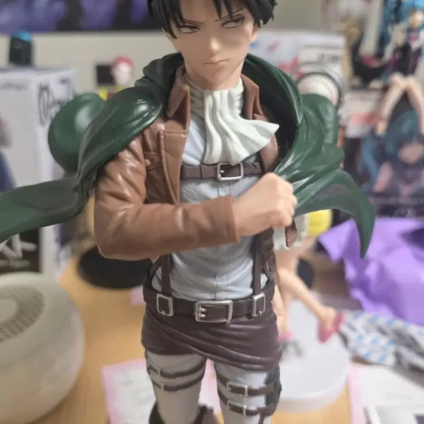 [BUNJANG] Attack on Titan Levi Ackerman Figure / 진격의 거인 리바이 피규어