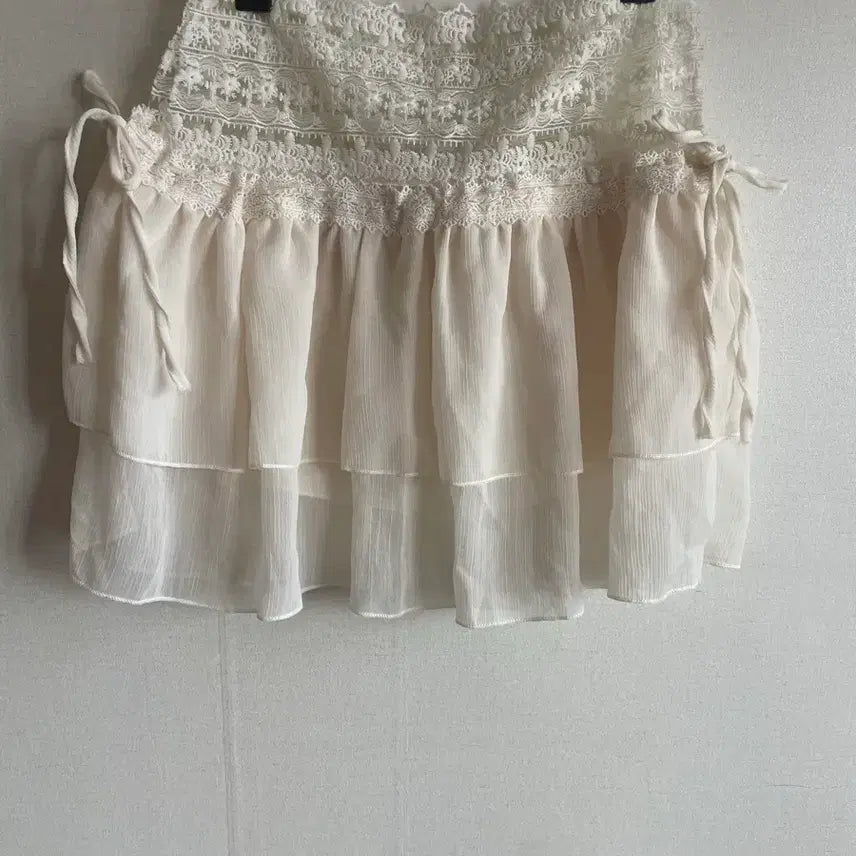 [BUNJANG] Lizlisa Himekaru Mori Girl Ivory Lace Ribbon Pleated Skirt Handmade / 리즈리사 히메카루 모리걸 아이보리 레이스 리본 칸칸 스커트 핸드메이드