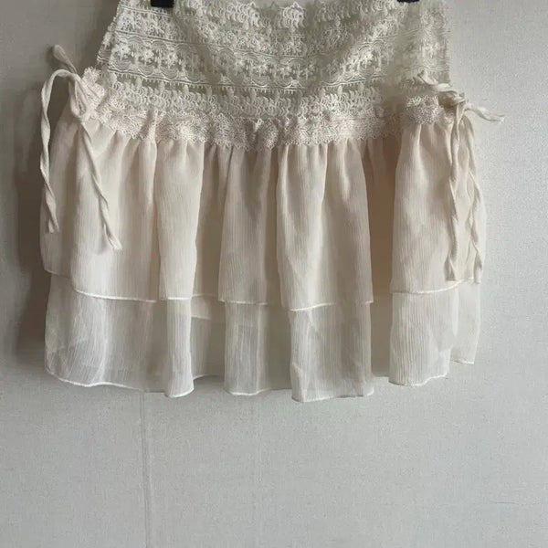 [BUNJANG] Lizlisa Himekaru Mori Girl Ivory Lace Ribbon Pleated Skirt Handmade / 리즈리사 히메카루 모리걸 아이보리 레이스 리본 칸칸 스커트 핸드메이드