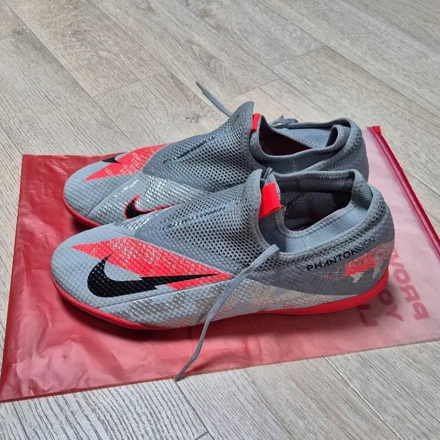 [BUNJANG] Nike Phantom Vision 2 TF Soccer Cleats (Size 280) / 나이키 팬텀 비전 2 TF 280