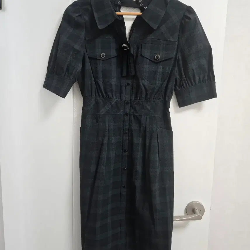 [BUNJANG] Lenibon Check Brooch Dress / 레니본 체크 브로치 원피스 55