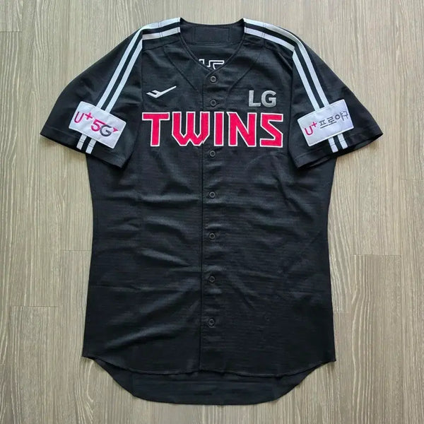 [BUNJANG] LG Twins Seo Geon-chang 2022 Season Game-Worn Away Jersey with Autograph / 엘지트윈스 서건창 실착 원정 유니폼