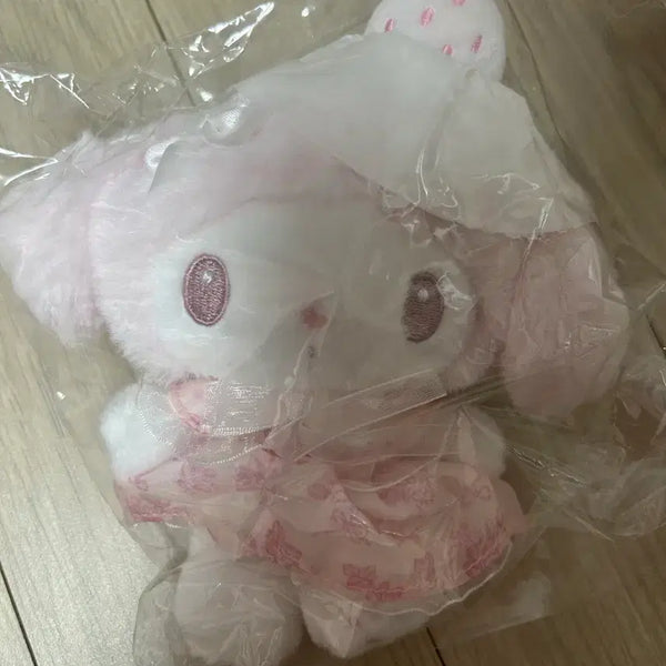 [BUNJANG] Sanrio My Melody Shiroy Higgo Mascot (First Edition) / 마이멜로디 시로이치고 마스코트 초판 정품