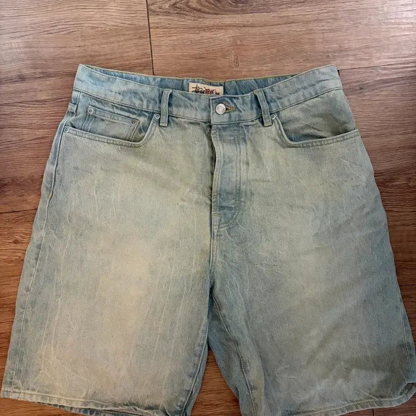 [BUNJANG] Stussy Big Ol Shorts Washed Light Indigo / [32] 스투시 빅올진 쇼츠 워시드 라이트 인디고