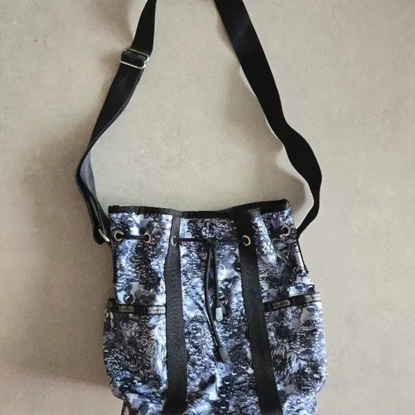 [BUNJANG] Lesportsac Pattern Drawstring Shoulder Bag / 레스포색 숄더백 복조리 백 패턴