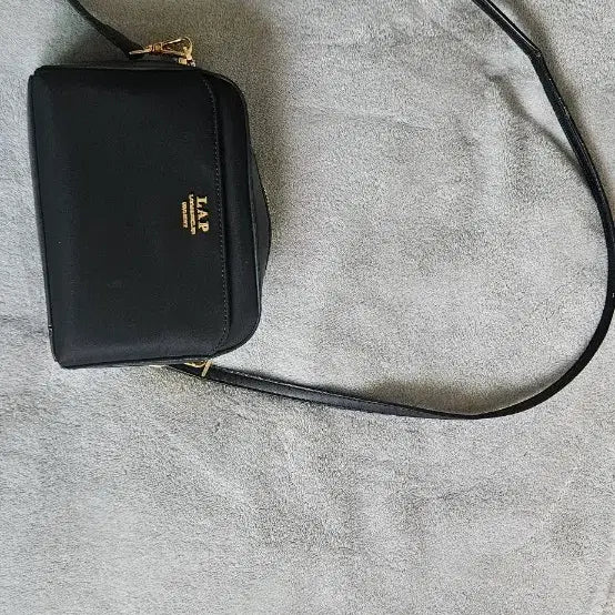 [BUNJANG] LAP Women's Black Crossbody Bag / LAP 여성 블랙 크로스백
