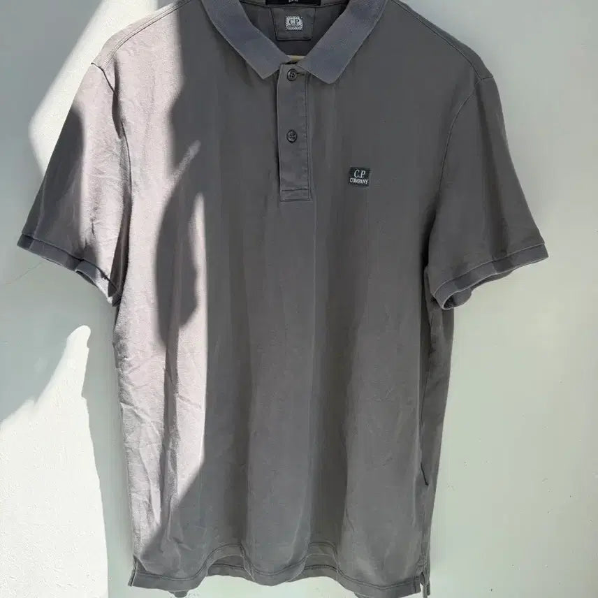 [BUNJANG] CP Company Slim Fit Grey Short-Sleeve Polo Shirt / CP컴퍼니 슬림핏 그레이 반팔 카라티