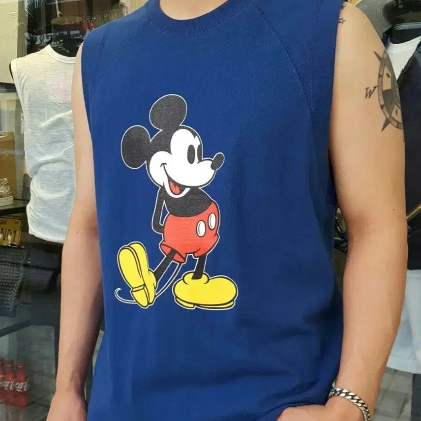 [BUNJANG] Disney Licensed Mickey Mouse Sleeveless T-Shirt / 새상품 디즈니정품 10수워싱 미키나시티셔츠
