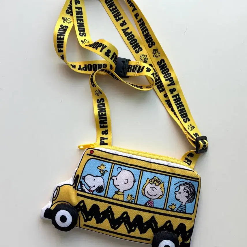 [BUNJANG] Universal Studios Japan Snoopy Pouch / 일본 유니버셜 스튜디오 스누피 파우치 여행 기념품