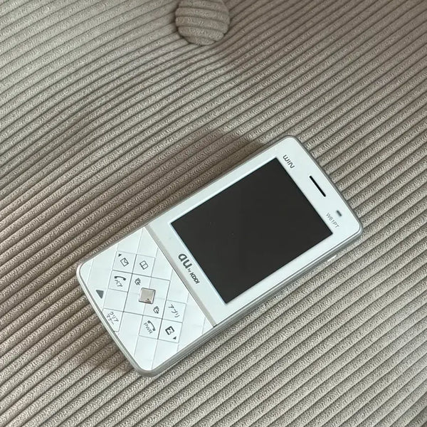[BUNJANG] Pantech Quilt Slide Phone Mock-up Phone Y2K Vintage Feature Phone / 일본고전 팬텍 퀼트폰 슬라이드폰 목업폰 모형폰 y2k 빈티지폰 피처
