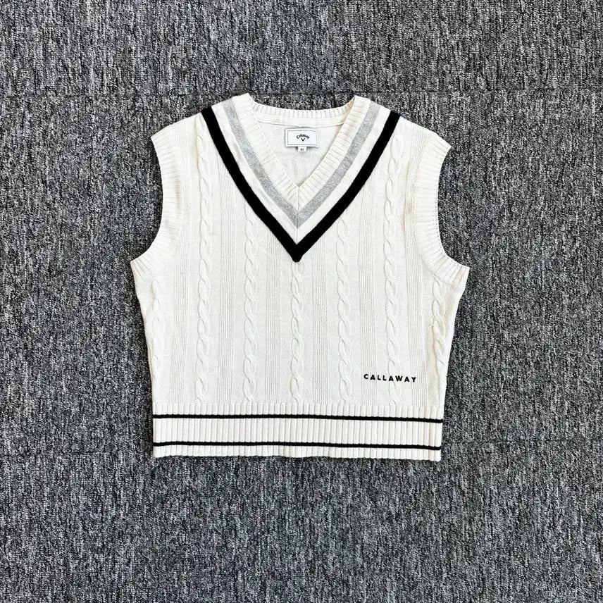 [BUNJANG] Callaway White V-Neck Knit Vest / 캘러웨이 화이트 브이넥 니트 조끼 85