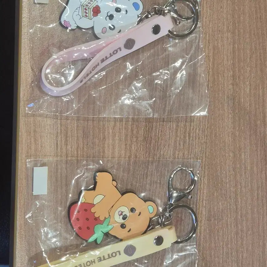 [BUNJANG] Lotte Hotel Delica Hans Bear Keyring 2 Types / 롯데호텔 델리카한스 곰돌이 키링 2종