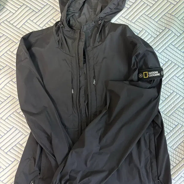 [BUNJANG] National Geographic Windbreaker Black / 내셔널지오그래픽 바람막이 블랙