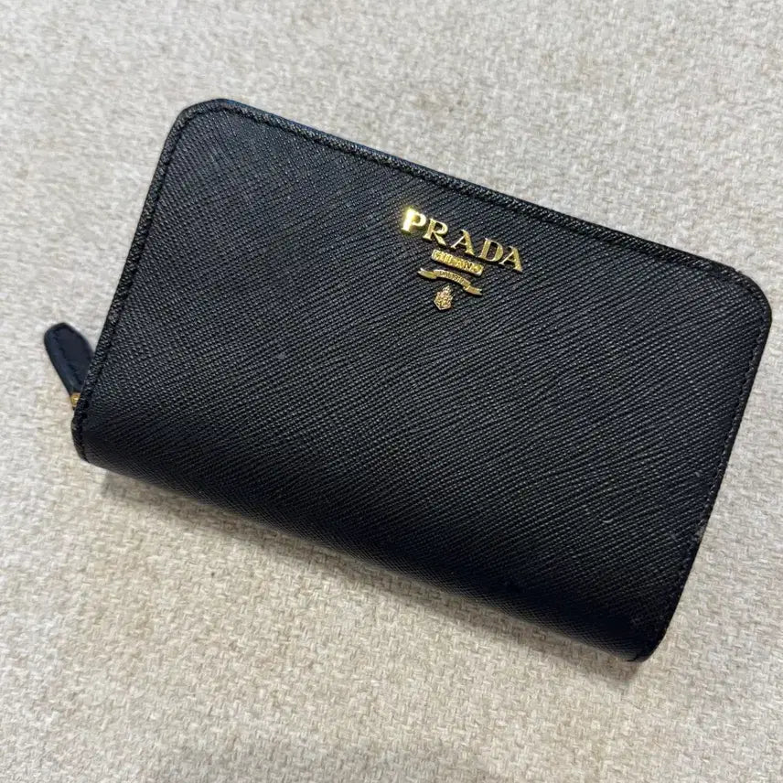 [BUNJANG] Prada Women's Saffiano Leather Bi-fold Wallet with Gold Logo / 프라다 지갑 정 x