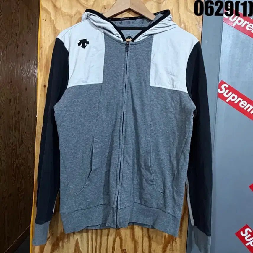 [BUNJANG] Descente Hooded Zip-Up Gray/Black Size 100 / 데상트 후드 집업 그레이/블랙 100