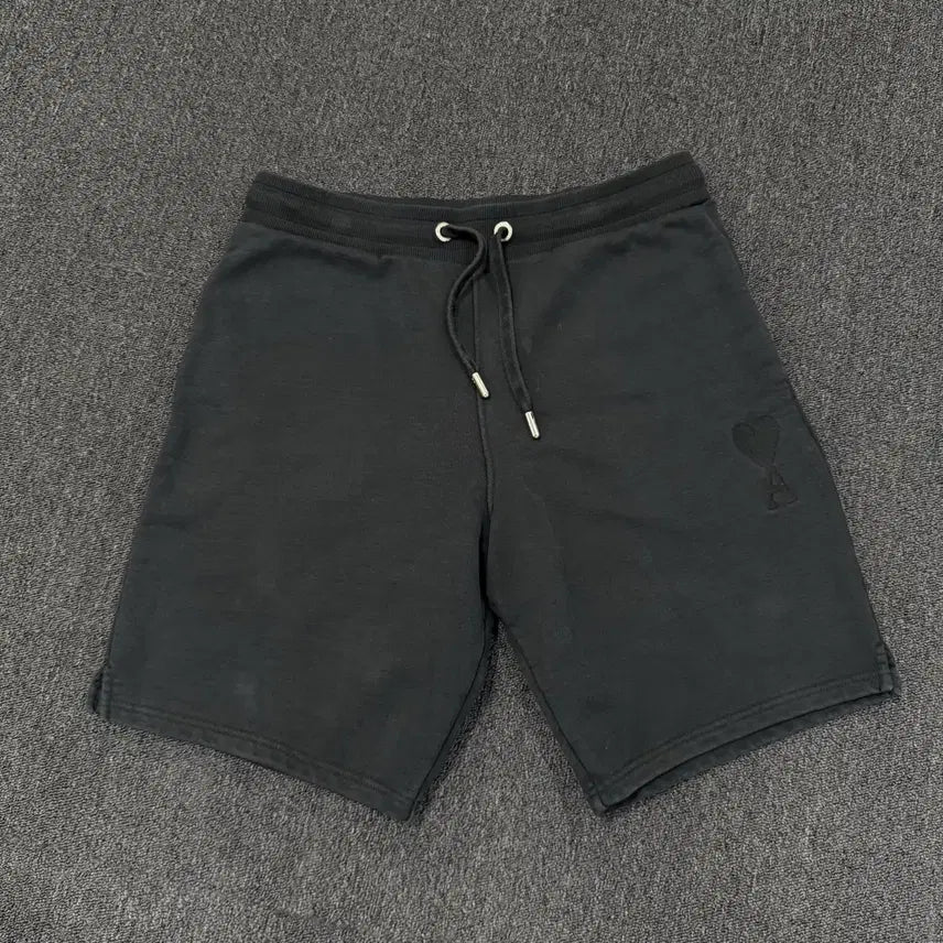 [BUNJANG] AMI Tonal Heart Logo Track Shorts / AMI 아미 톤온톤 하트 로고 트랙 쇼츠 반바지