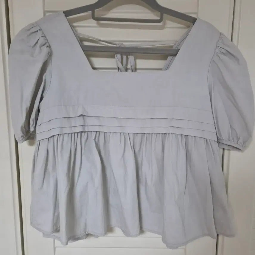 [BUNJANG] Square Neck Frill Blouse / 스퀘어넥 프릴 블라우스