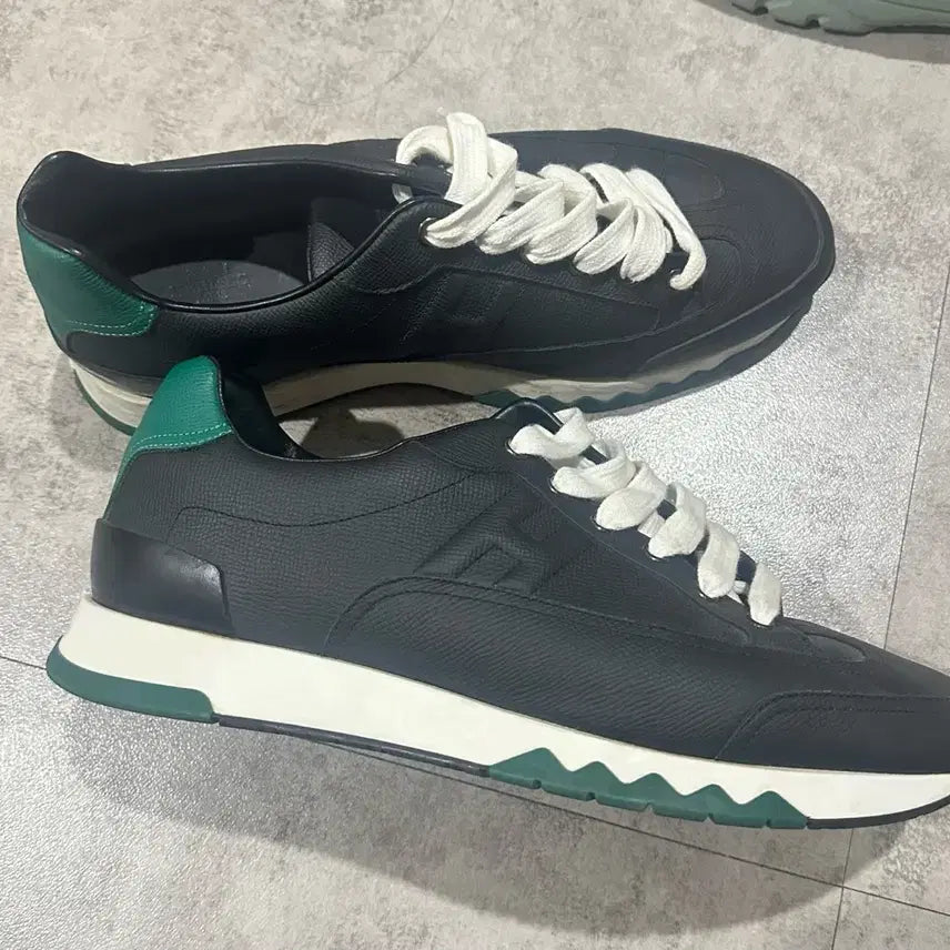[BUNJANG] Hermès Black Green Sneakers / 에르메스 스니커즈 블랙 그린 280