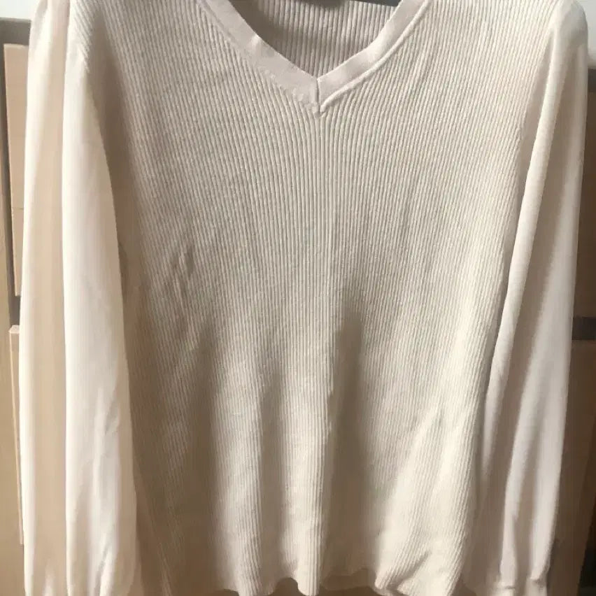 [BUNJANG] Women's V-Neck Knit Blouse with Chiffon Sleeves / 여성 브이넥 니트 블라우스 (1회 착용 후 세탁)