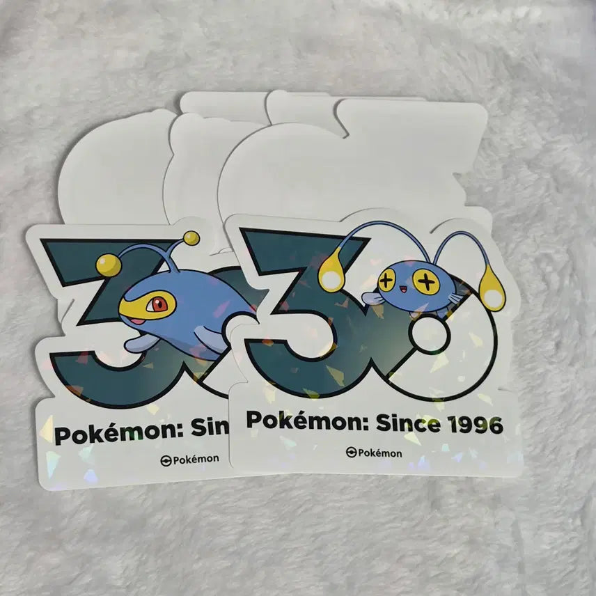 [BUNJANG] Pokemon 30th Anniversary Logo Sticker Set (Choragi + Lantern + 3 Random Stickers) / 포켓몬 30주년 로고 스티커 초라기+랜턴+랜덤3장 판매합니다.