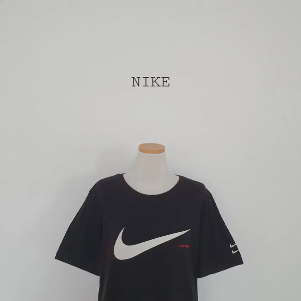 [BUNJANG] Nike Swoosh T-Shirt Black / 세일)No.26062304 나이키 스우시 반팔 티셔츠 블랙