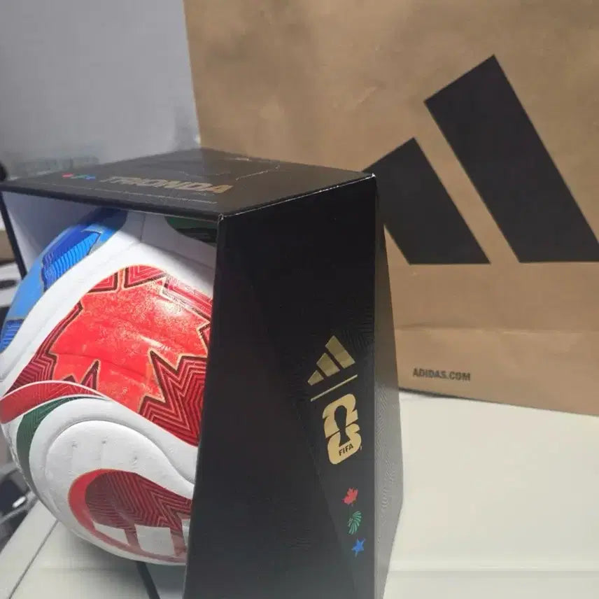 [BUNJANG] Adidas 2026 World Cup Trionda OMB Match Ball / 2026 월드컵 아디다스 공인구 트리온다 매치볼 omb 공인구 새상품