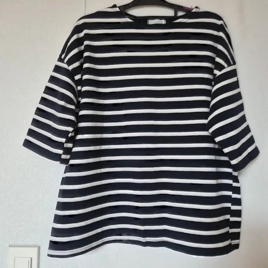 [BUNJANG] Striped Short Sleeve T-Shirt Navy / 스트라이프 반팔 티셔츠 네이비