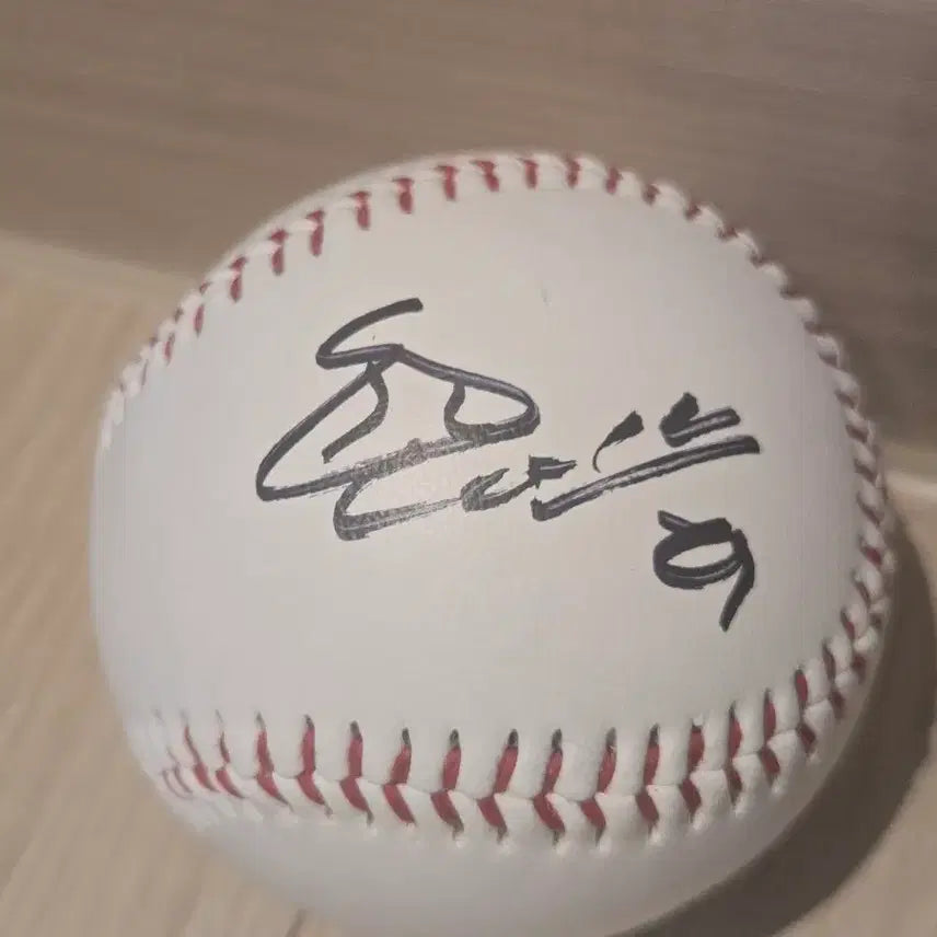 [BUNJANG] Hanwha Eagles Hwang Joon-seo Autographed Baseball / 한화이글스 황준서 싸인볼