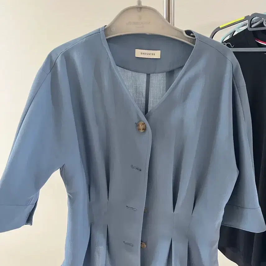 [BUNJANG] She's Miss Blue Button Blouse / 쉬즈미스 블루 단추 블라우스