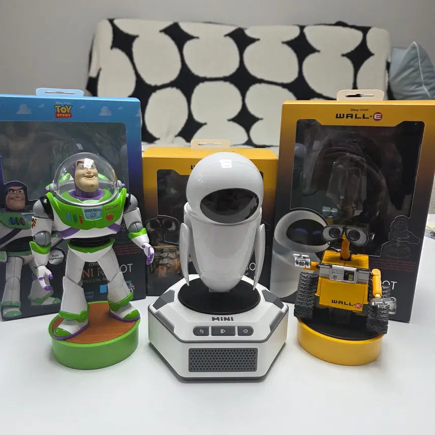 [BUNJANG] Robosen WALL-E + EVE Figure Set (Excluding Base) / 로보센 월E+이브세트 (베이스미포함 세트)