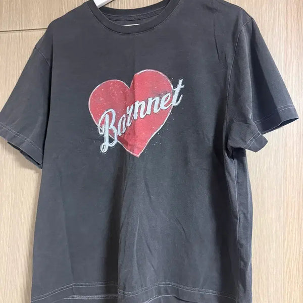 [BUNJANG] The Barnet Heart T-Shirt / 더바넷 하트 반팔 티셔츠