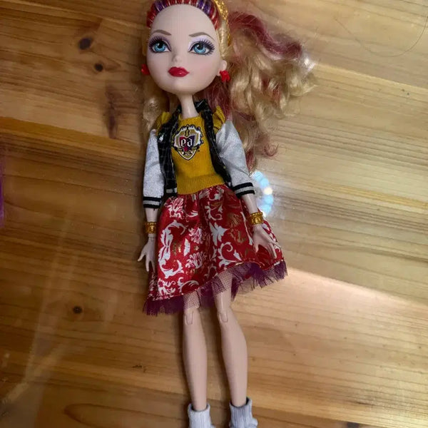 [BUNJANG] Ever After High Apple White Doll / 에버애프터하이 애플화이트 인형