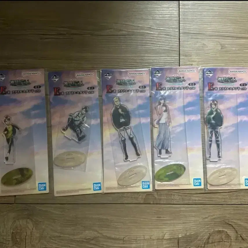 [BUNJANG] Attack on Titan Complete Set Acrylic Stands (E Prize) - Erwin, Levi, Eren, Mikasa / 5종일괄 풀셋) 진격의거인 아크릴 스탠드 E상 엘빈 리바이 에렌 미카사