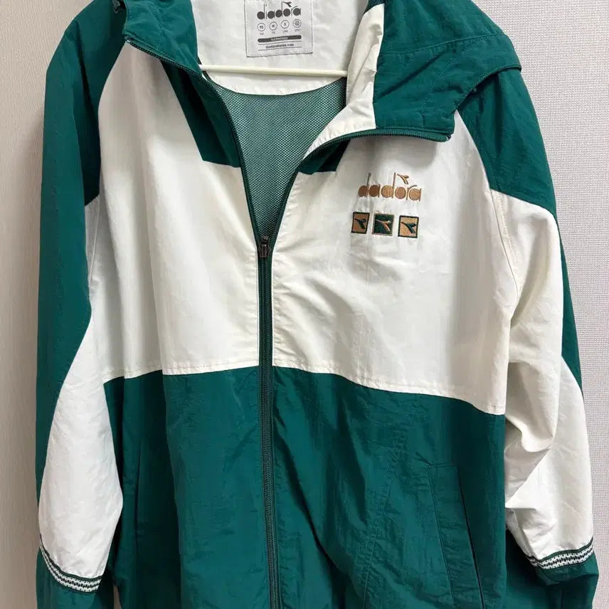 [BUNJANG] Diadora Color-Block Windbreaker Jacket Green White / 디아도라 배색 바람막이 자켓 그린 화이트