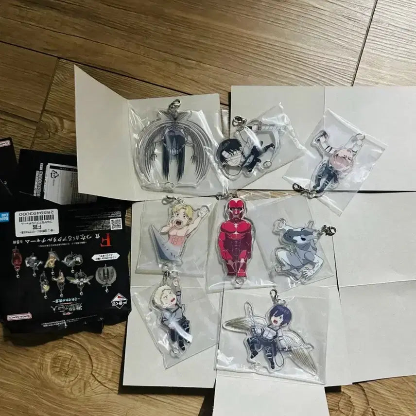 [BUNJANG] Attack on Titan Acrylic Keychain Full Set (8 Types) / 8종풀셋) 진격의거인 아크릴키링 F상 리바이 초대형거인 종미의거인