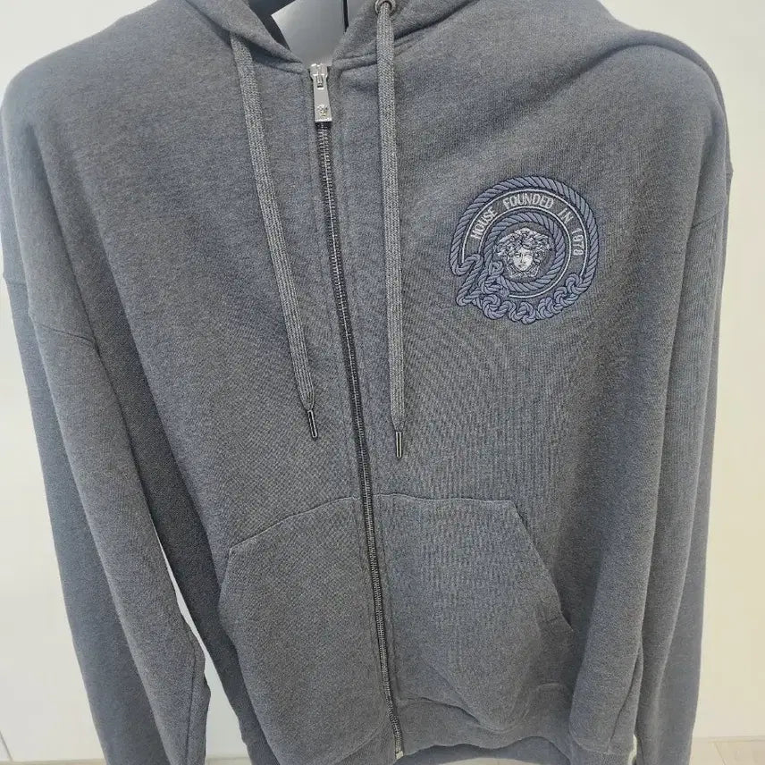 [BUNJANG] Versace Medusa Logo Patch Hoodie Zip-Up / 베르사체 후드 집업