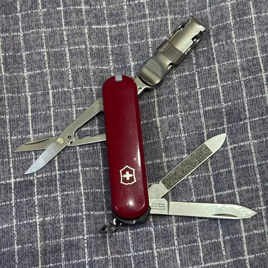 [BUNJANG] Victorinox Nail Clip Multitool Swiss Army Knife Red / 빅토리녹스 네일클립 멀티툴 맥가이버칼 레드