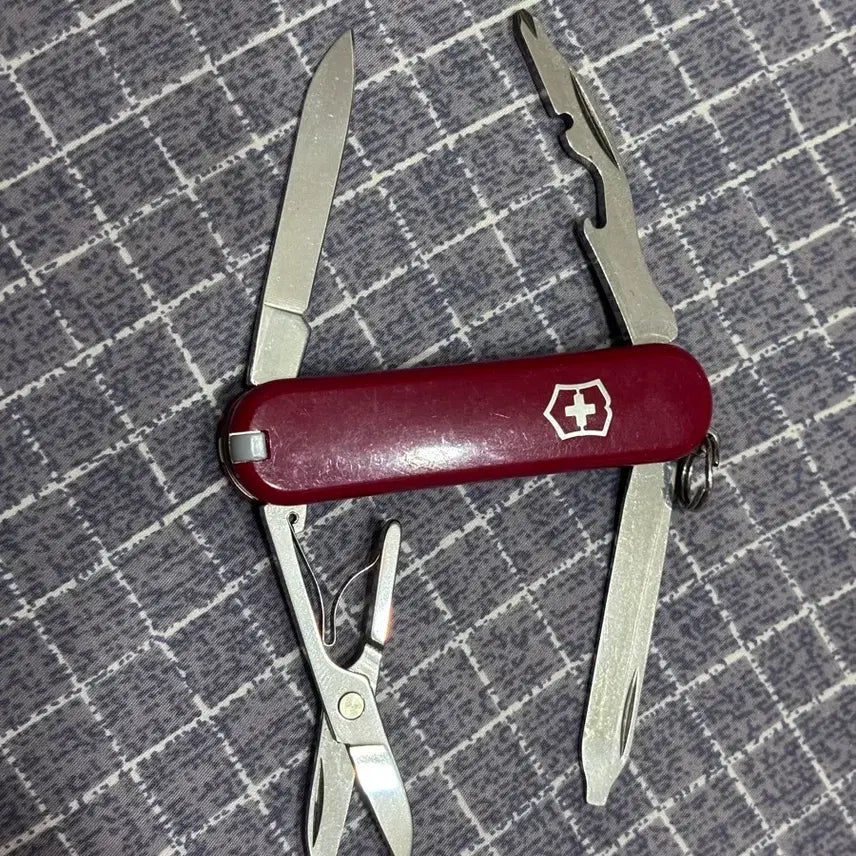 [BUNJANG] Victorinox Rambler Red Mini Multitool Pocket Knife / 빅토리녹스 램블러 레드 미니멀티툴 맥가이버칼
